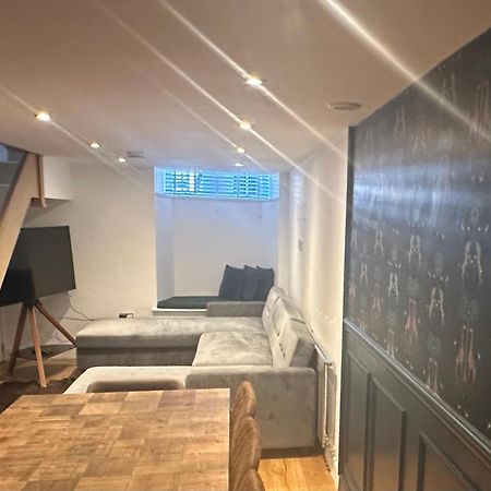 Villa Luxury Retro 4 Bed Town House In Heart Of Alnwick Extérieur photo
